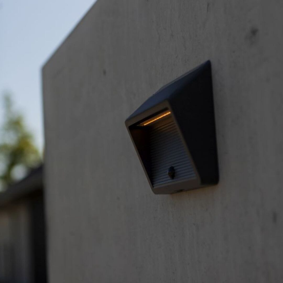 Linko Wall with PIR Sensor - Dark Grey 5 Solar Lights Lutec